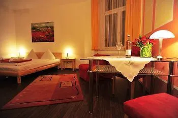 Pension Marie Prenzlauer Berg Берлин Германия